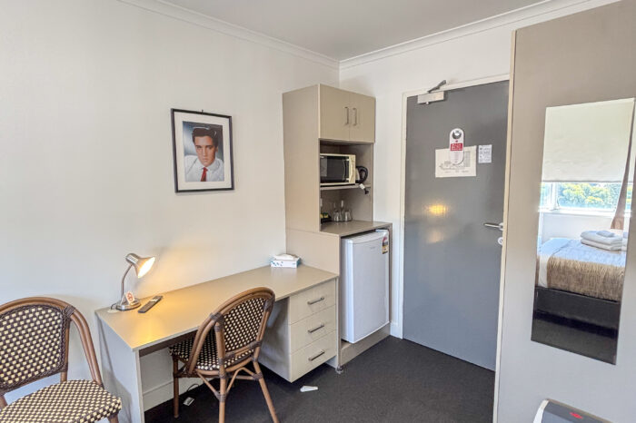 rooms in 4 Star Hotel parkes nsw