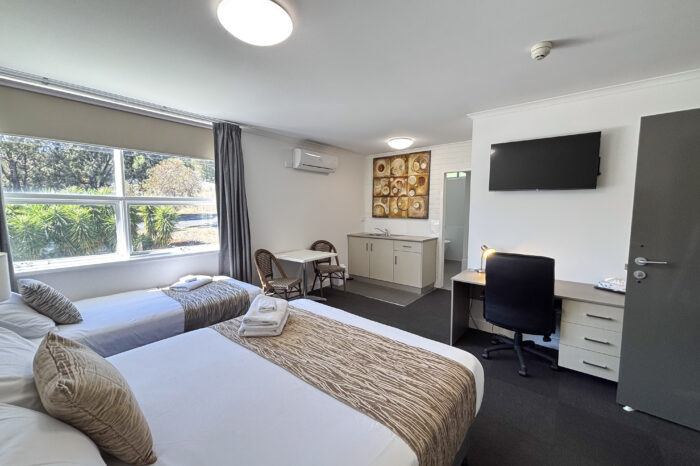 rooms in 4 Star Hotel parkes nsw