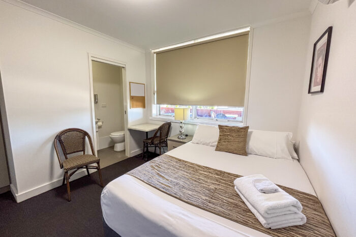 rooms in 4 Star Hotel parkes nsw