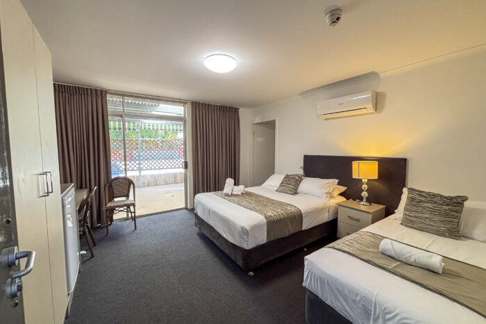 rooms in 4 Star Hotel parkes nsw